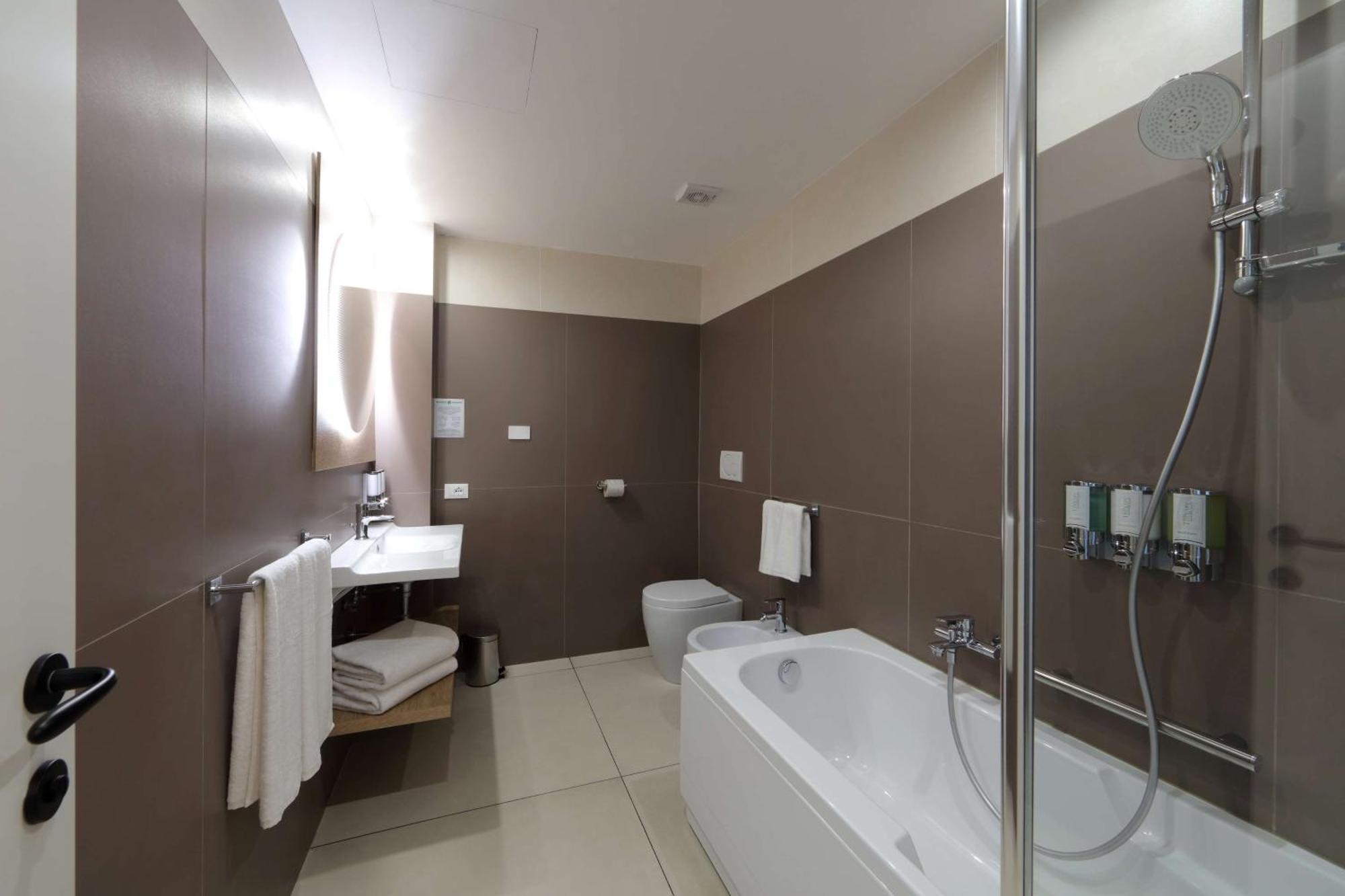Hampton By Hilton Rome North Fiano Romano Esterno foto