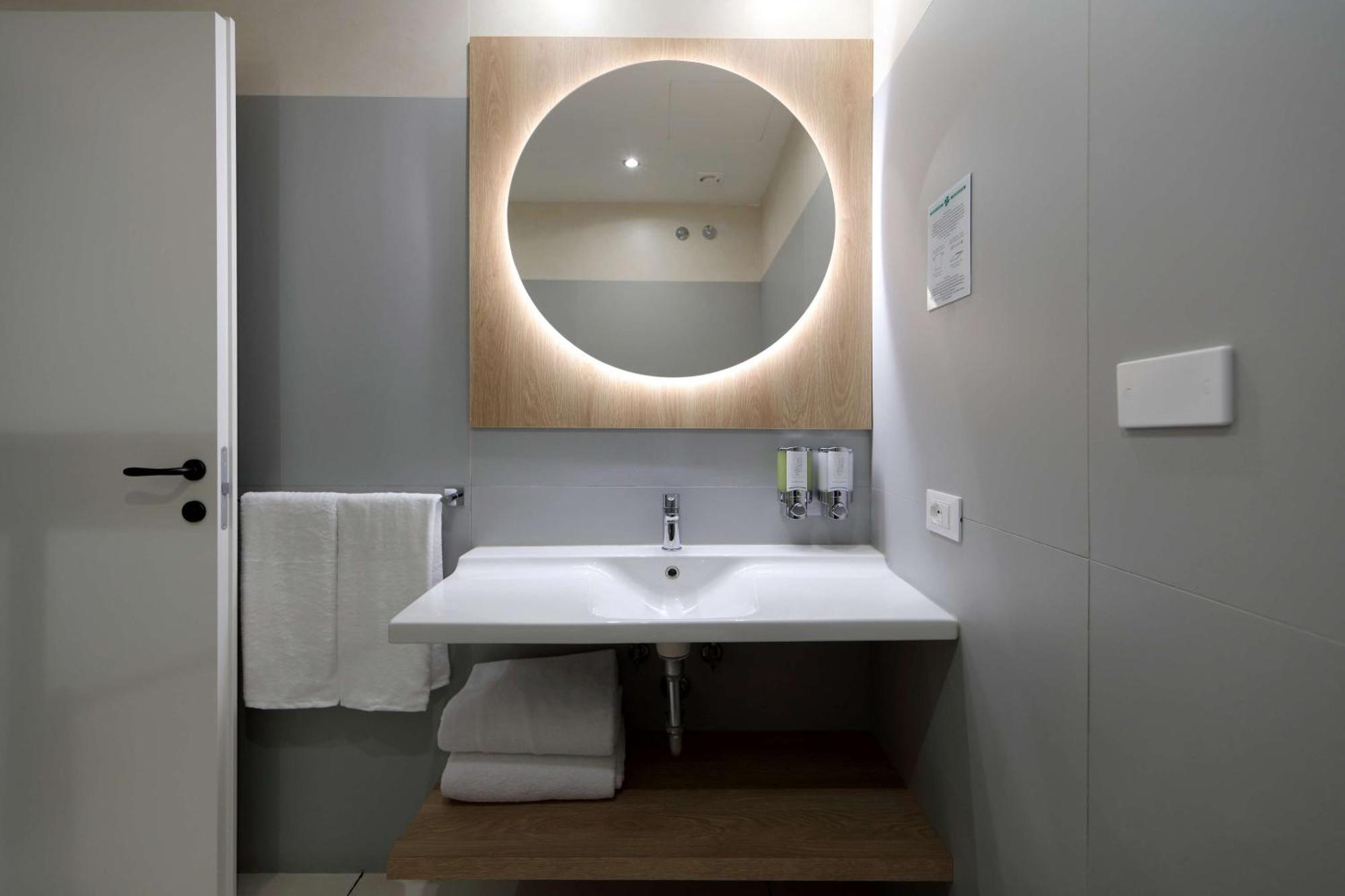 Hampton By Hilton Rome North Fiano Romano Esterno foto